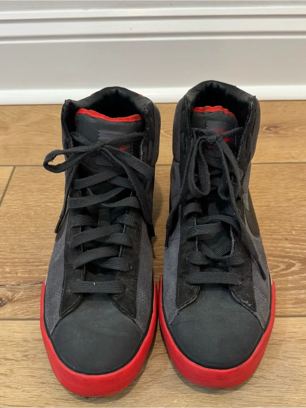 Nike Men's High-Top Sneakers - Black & Red size 10